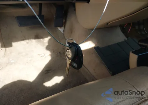 2005 Cadillac Deville Livery из США, поврежденный, VIN 1G6KD54Y65U246113